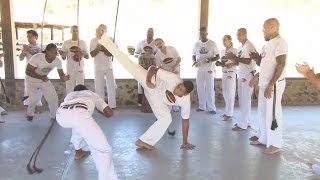 日本でカポエイラ楽しむ輪広がる ブラジルの伝統武術 - YouTube