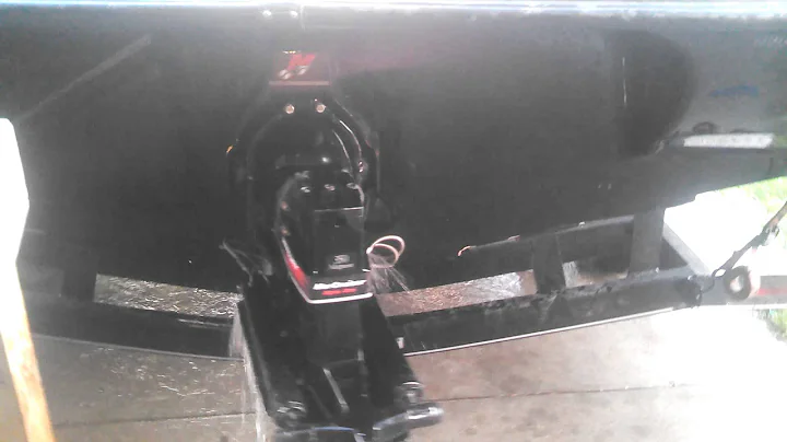 Crownline with a 350 magnum at idle