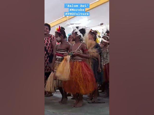 Elementary students in Lae dancing to 'Balum Awi'