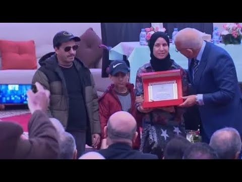 عامل سلا يمنح درع التكريم لعبد الرحيم وأسماء
