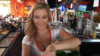 Mannequin Challenge Hooters
