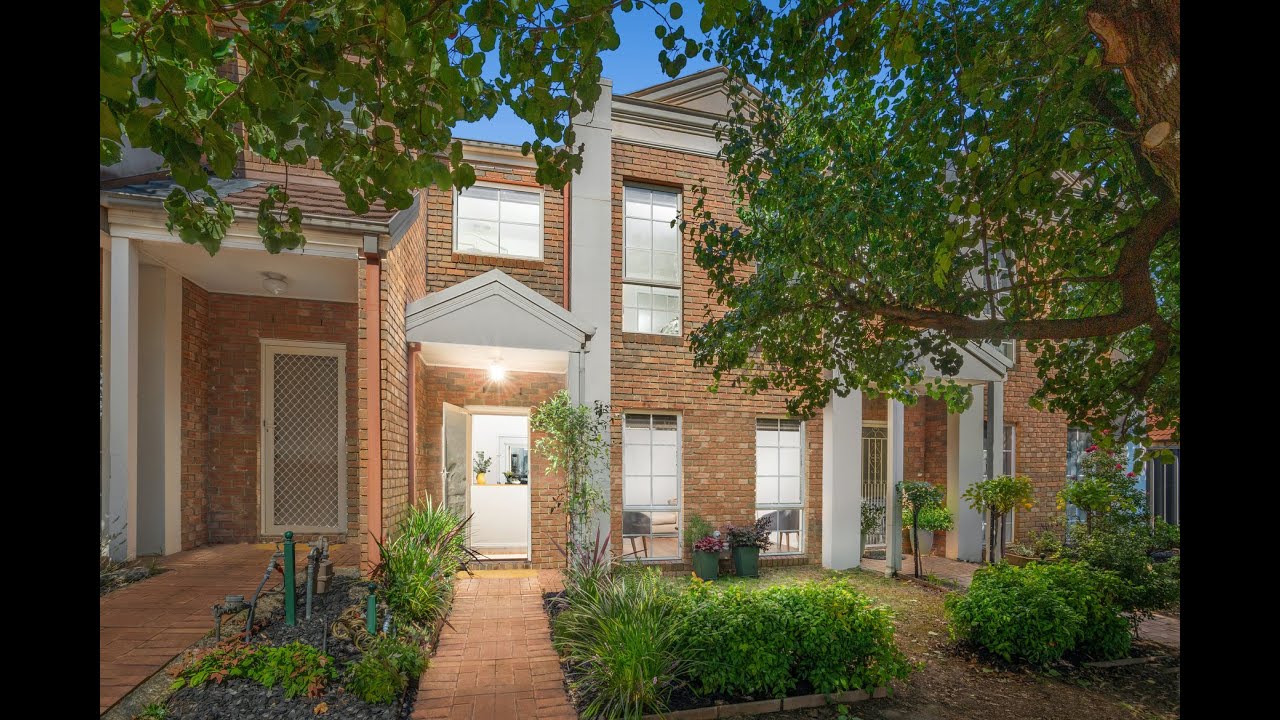 Property Tour - 11 Illowra Walk, Blackburn South