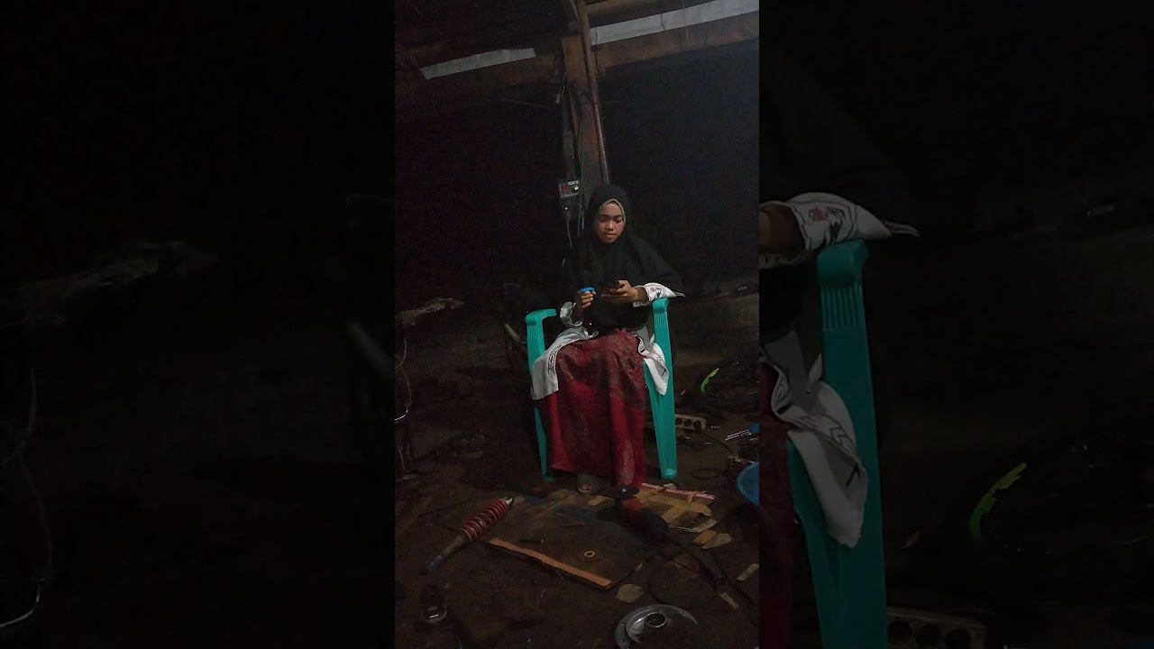 Reza dari bangkala  mengingatkan saya dengan penyanyi aslinya😭 