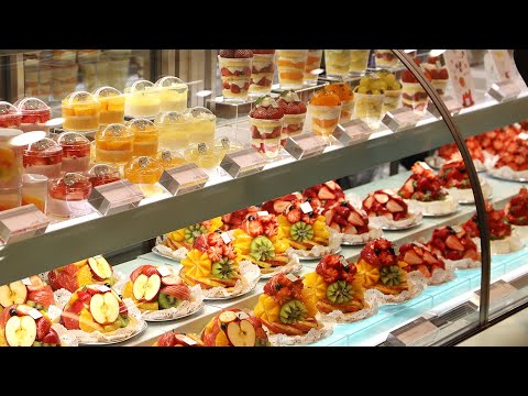 阪神梅田本店が全館グランドオープン　100メートルのスイーツストリートも