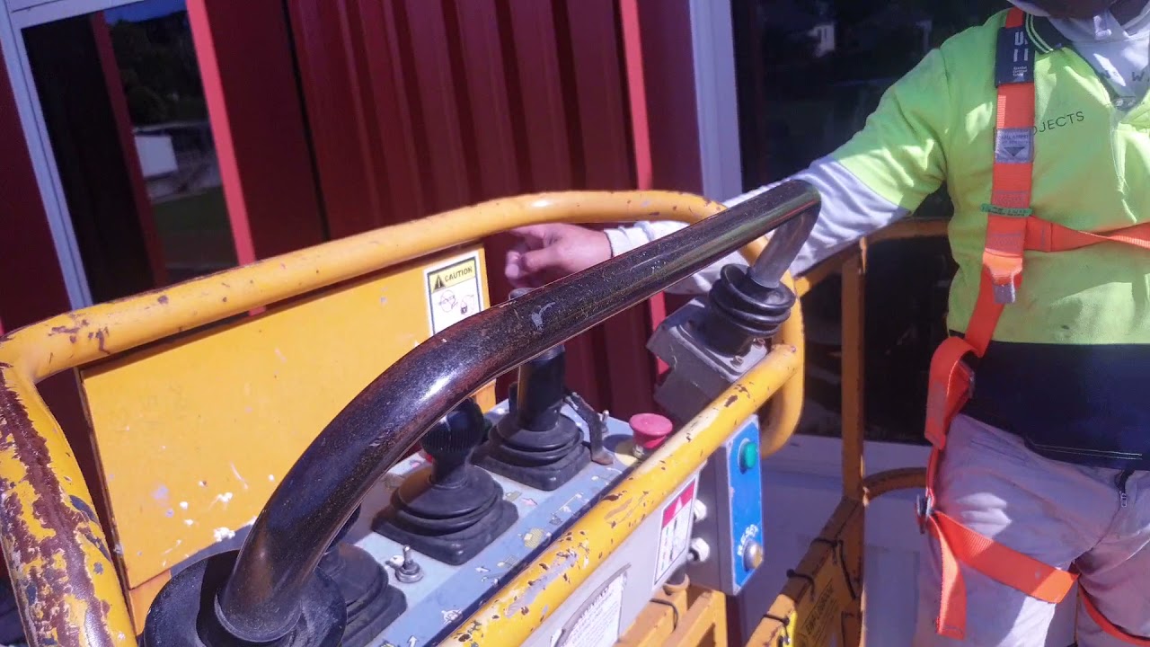 operate the nakle boom lift