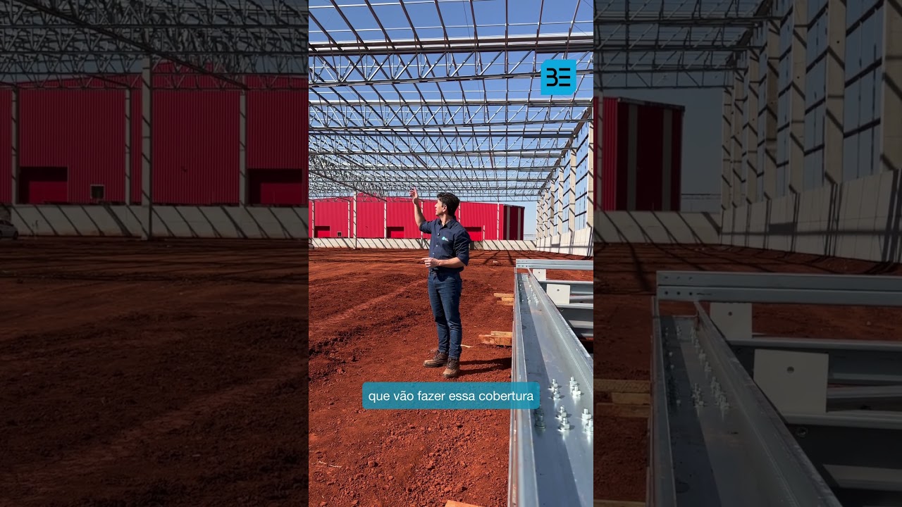 Bastidores da obra! Tesouras pré-montadas e viga de transição na expansão da Demobile em Arapongas.