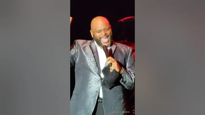 Ruben Studdard sings Luther Vandross