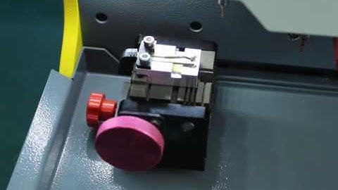 How to cut Lexus keys by using SEC-E9 key cutting machine from factory