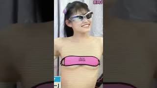 出町杏奈 セクシーな格好してる！