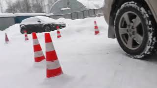Площадка для сдачи экзамена в автошколе и ГИБДД зимой. Площадка для сдачи экзамена в автошколе и ГИБДД зимой.