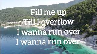 Tasha Cobbs - Fill Me Up \/ Overflow (Official Lyric Video)