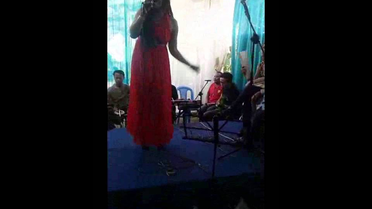 EVA SAFIRA - DUA KURSI (LIVE)