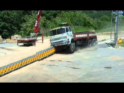 Rolling Barrier (Crash Test - Truck)