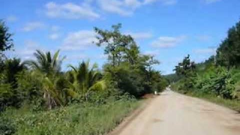 Road 2195 between Dan Sai and Chiang Khan meets the Mekong
