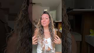 Testando rotina de cabelo cacheado gringa #finalização #cachos #hairtutorial #salonline #hairhacks