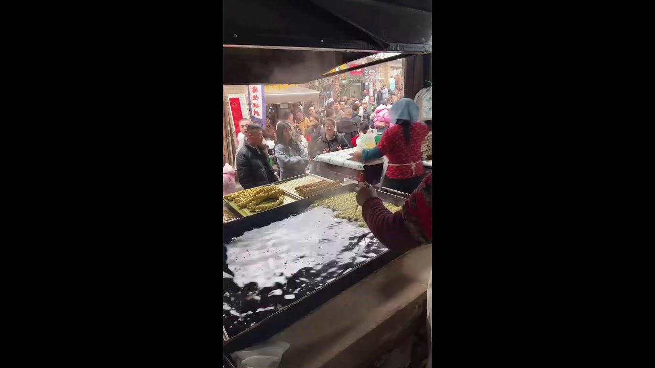 Magical Chinese street food 神奇的中国街头美食  不思議な中国の街グルメ