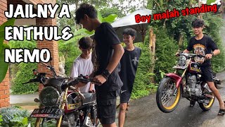CALLED ENTHUL & NEMO WHILE WASHING MOTORCYCLE .. BOY EVEN STANDING