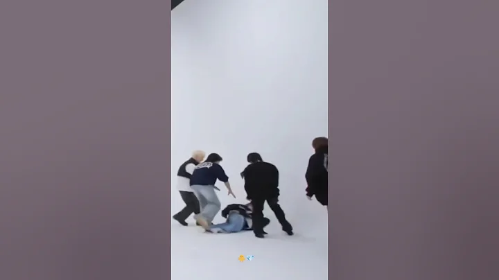 there's so much happening in that episode lmao 🤣 #seventeen #dk #svt #dokyeom #goingsvt #shorts