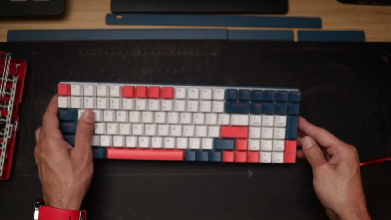 IQUNIX F96 Cherry MX Red 赤軸 iQunix F96 レビュー。フルサイズ並なのに限りなくコンパクトな