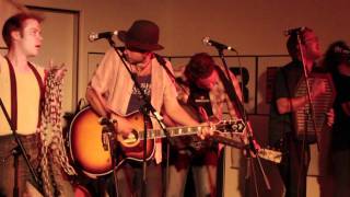 Graveyard Train - Even Witches Like to Go Out Dancing (live at 3RRR) chords