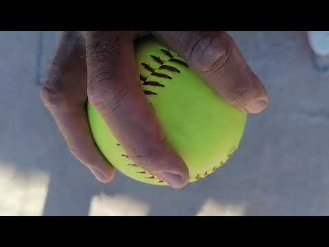 Video: ¿Qué es una bola curva en el softbol?