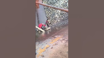 Barge unloading gravel process  good tools and machinery can improve work efficiency