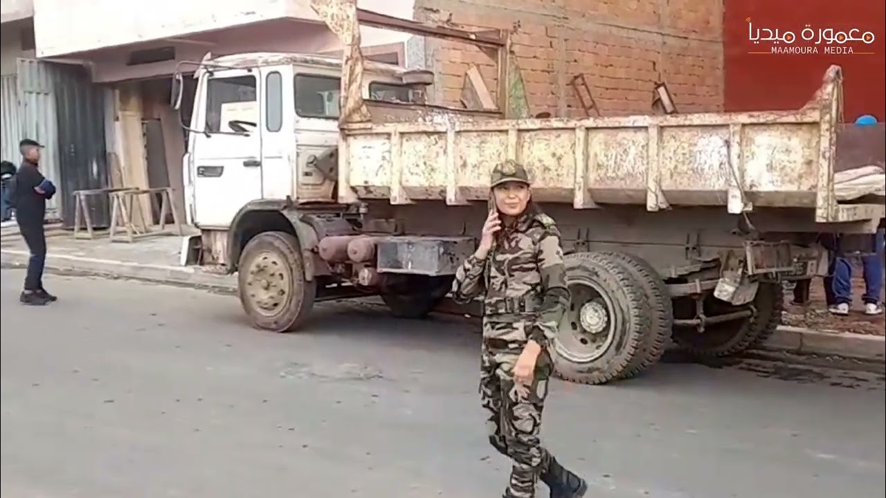 القنيطرة...القائدة هناء في مهمة جريئة لتنظيف شوارع بئر الرامي: إزالة الأبقار الجائلة وإعادة النظام