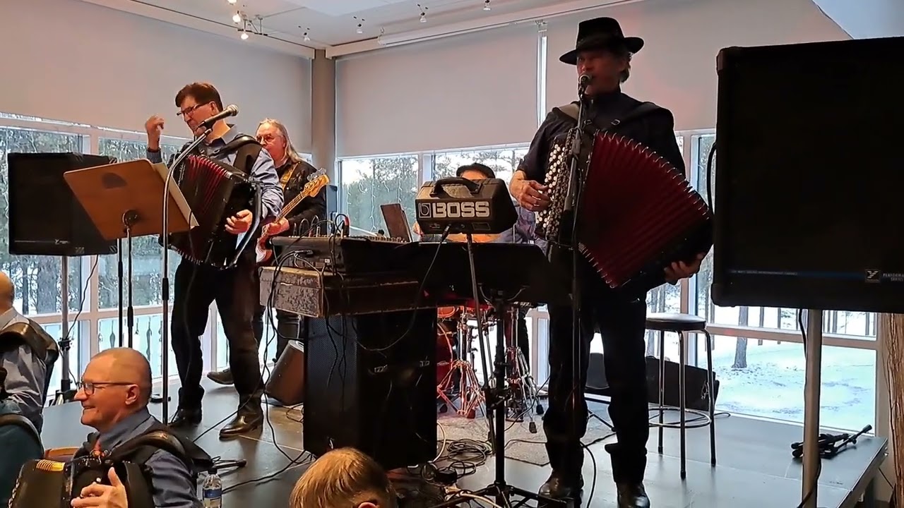 Haitaritanssit Kuusamon Tropiikissa 7.5.2024. Kuusamon Harmonikkakerho; Väliaikainen , Rempallaan