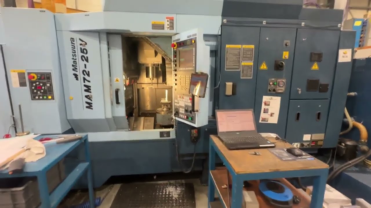 Matsuura MAM72 25V Machining Centre - YouTube