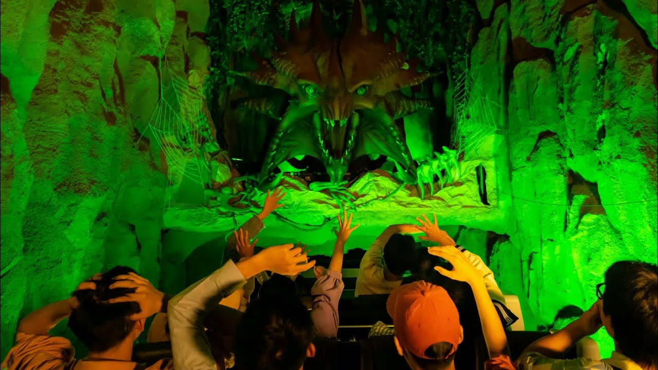 Deep Down -POV&Pre-show--Runaway Jeep Ride in Fantawild Dinosaur Kingdom