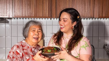Cooking with my Mum in HOKKIEN! 5th edition HUAT AH