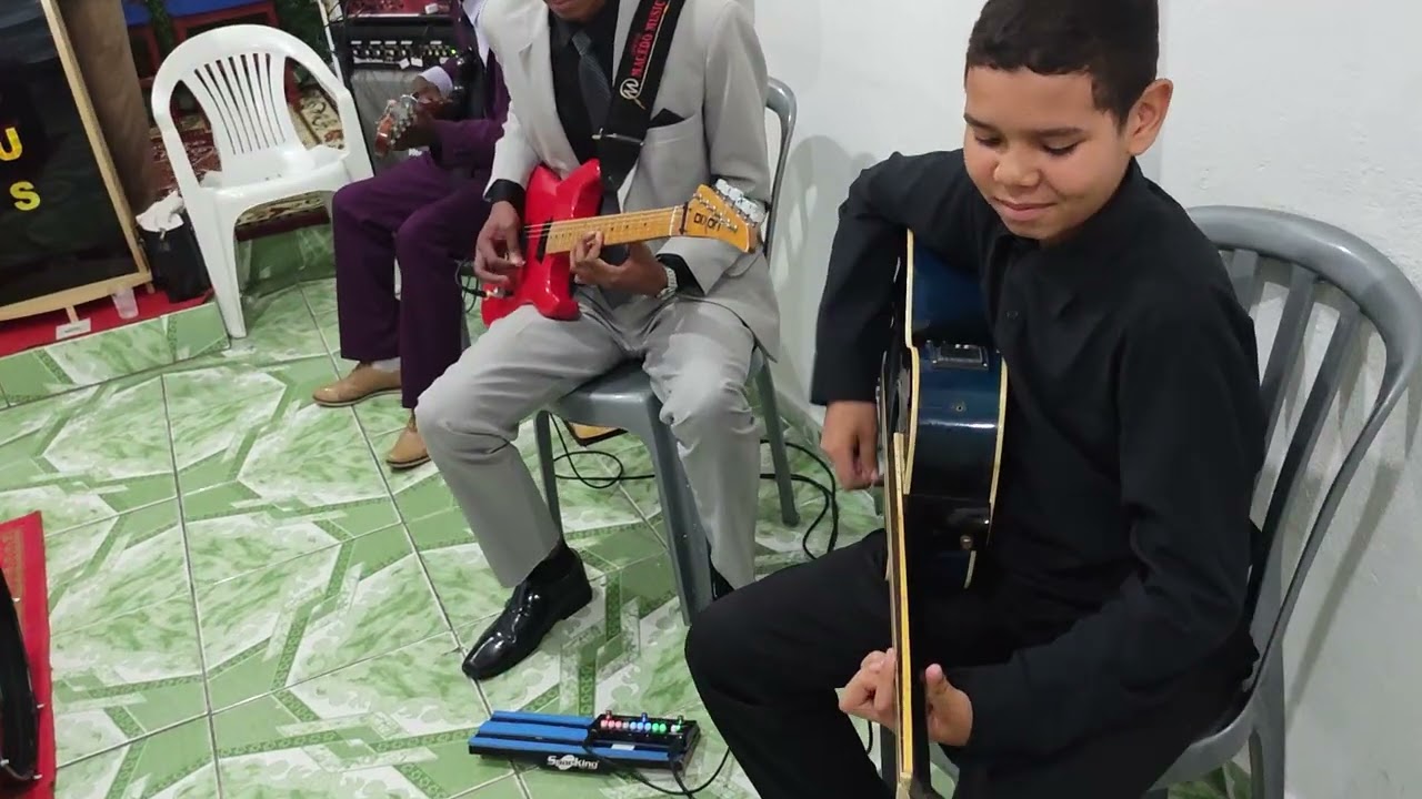 Noite de glória na casa do Pai no comando do bispo Elizeu no jardim Jacira SP