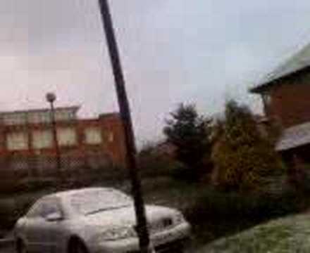 First Snow of 2008 comes down on Leeds (UK)