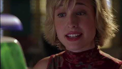 Smallville 2x06 - Clark stops Chrissy and saves Principal Reynolds