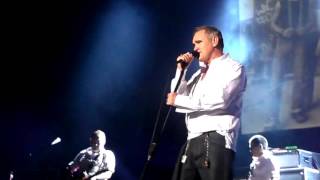 Video thumbnail of "Morrissey en chile 2015 - speedway  Movistar arena"