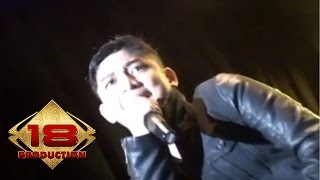 Ungu - Melayang (Live Konser Palembang 2014)