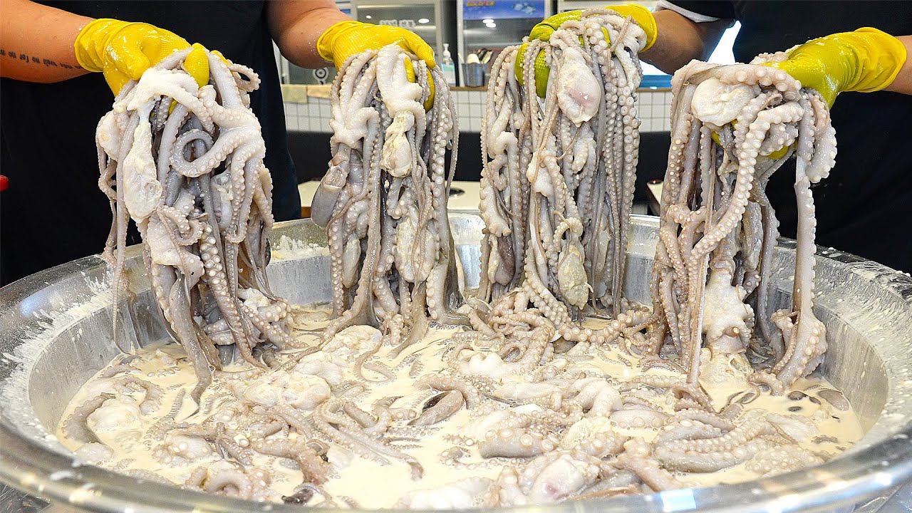 테이블 13개에서 하루 매출만 400만원? 팔리는 낙지만 월 2톤! 손님들로 미어터지는 밥집┃Stir-fried Octopus / Korean street food