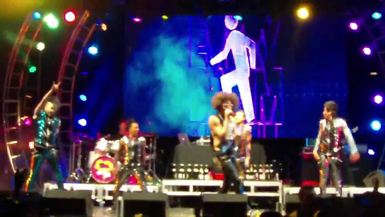 LMFAO (live) HD Party Rock Anthem Super Bowl Village Indy 2012