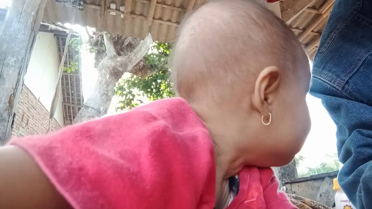 Tingkah anak umur 1 th. 