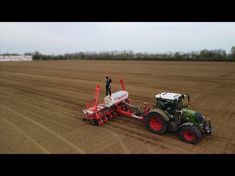 FENDT TRACTORS PLANTING CORN - gomiero farm
