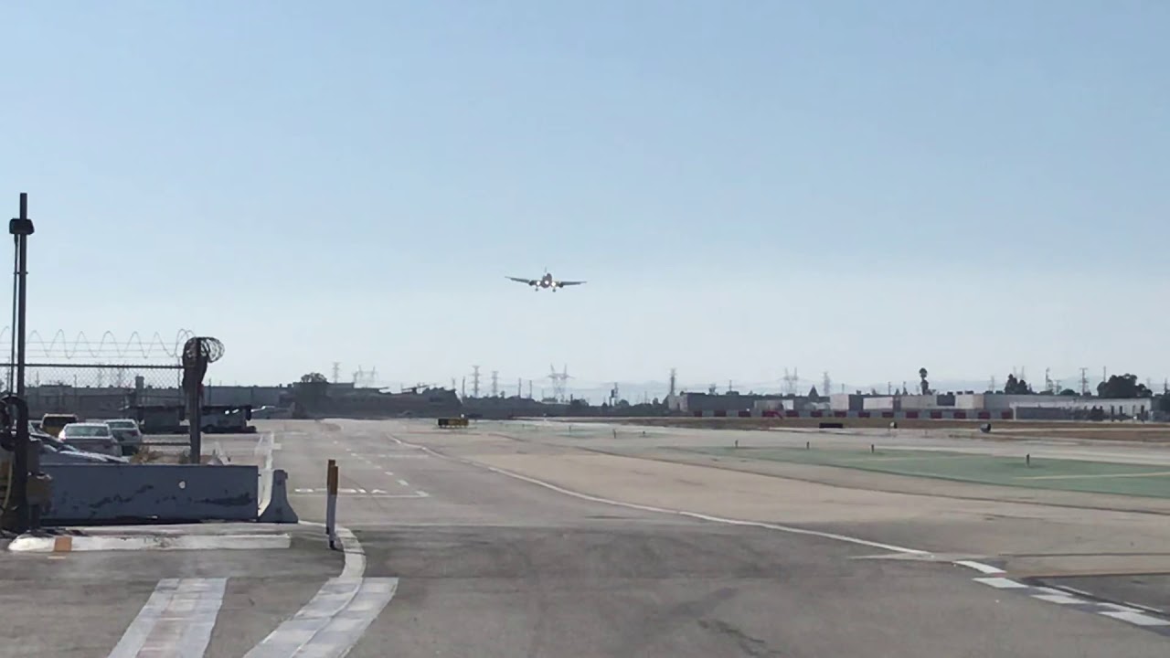 FedEx A300 N663FE landing runway 08 Burbank - YouTube