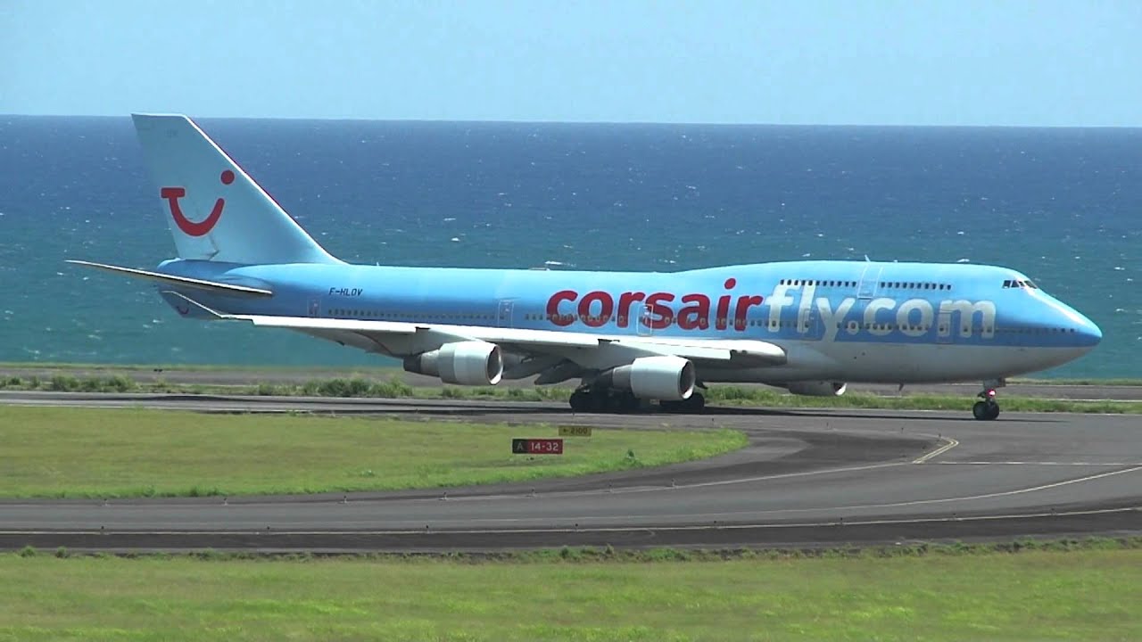 Ile de la Réunion,atterrissage Boeing 747 Corsairfly à ...