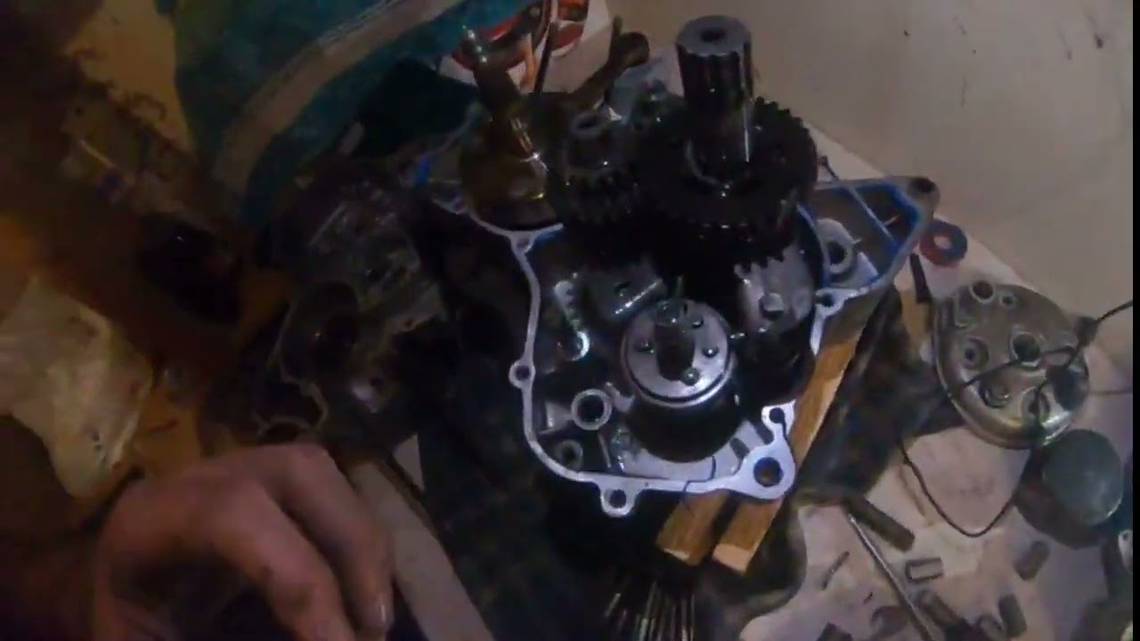 Désaccouplage , prépa du 94 italkit et du bas moteur , la boite est manger !!!