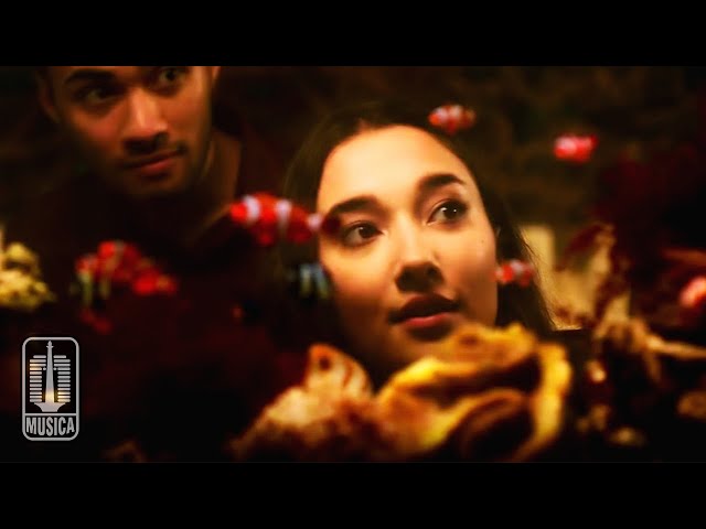 NIDJI - Segitiga Cinta (OST. Antologi Rasa) | (Official Music Video) class=