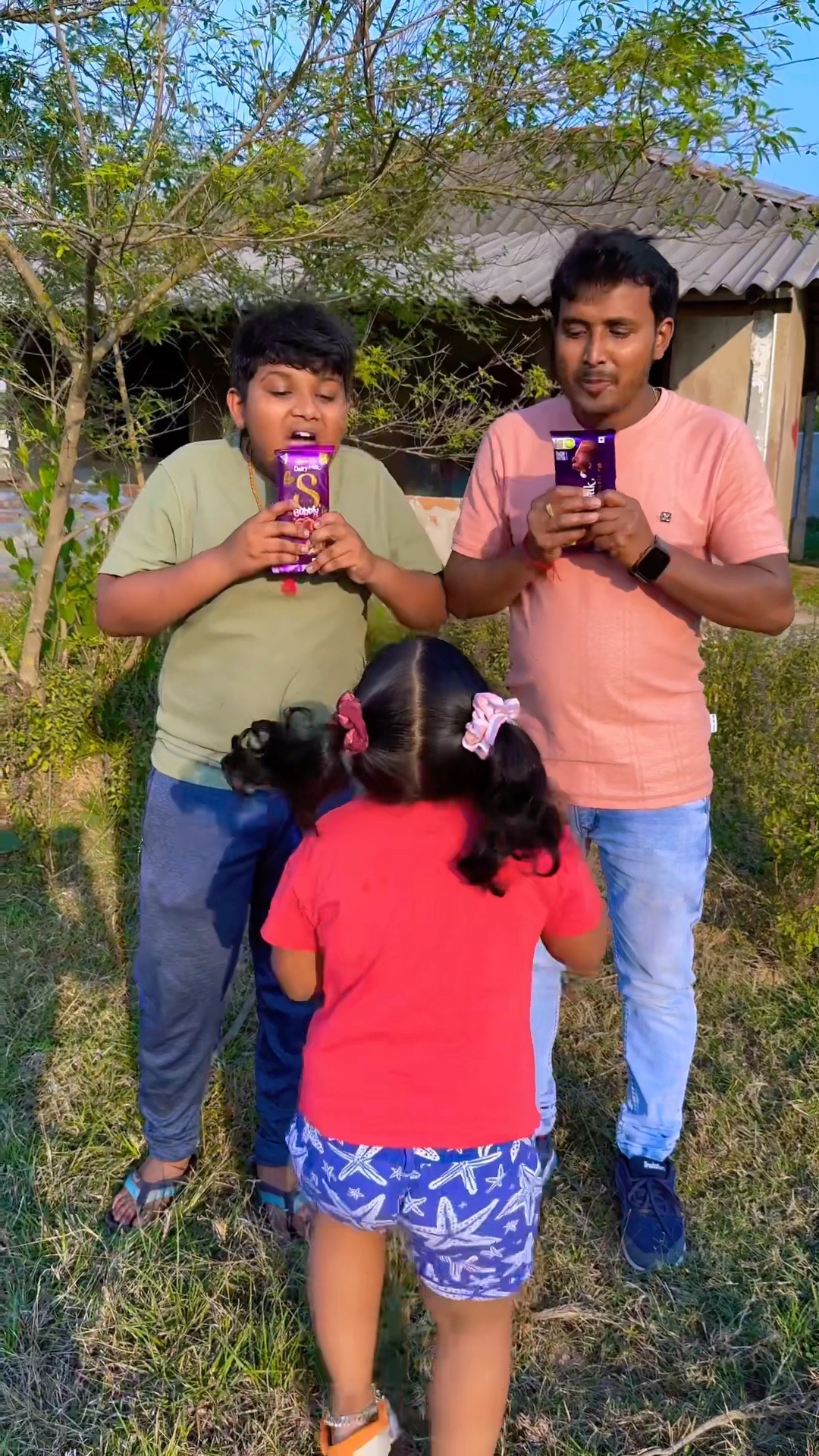 Misti Ko Chocolate Nahi De Raha The Papa or Ishan???#shorts #viral #trending