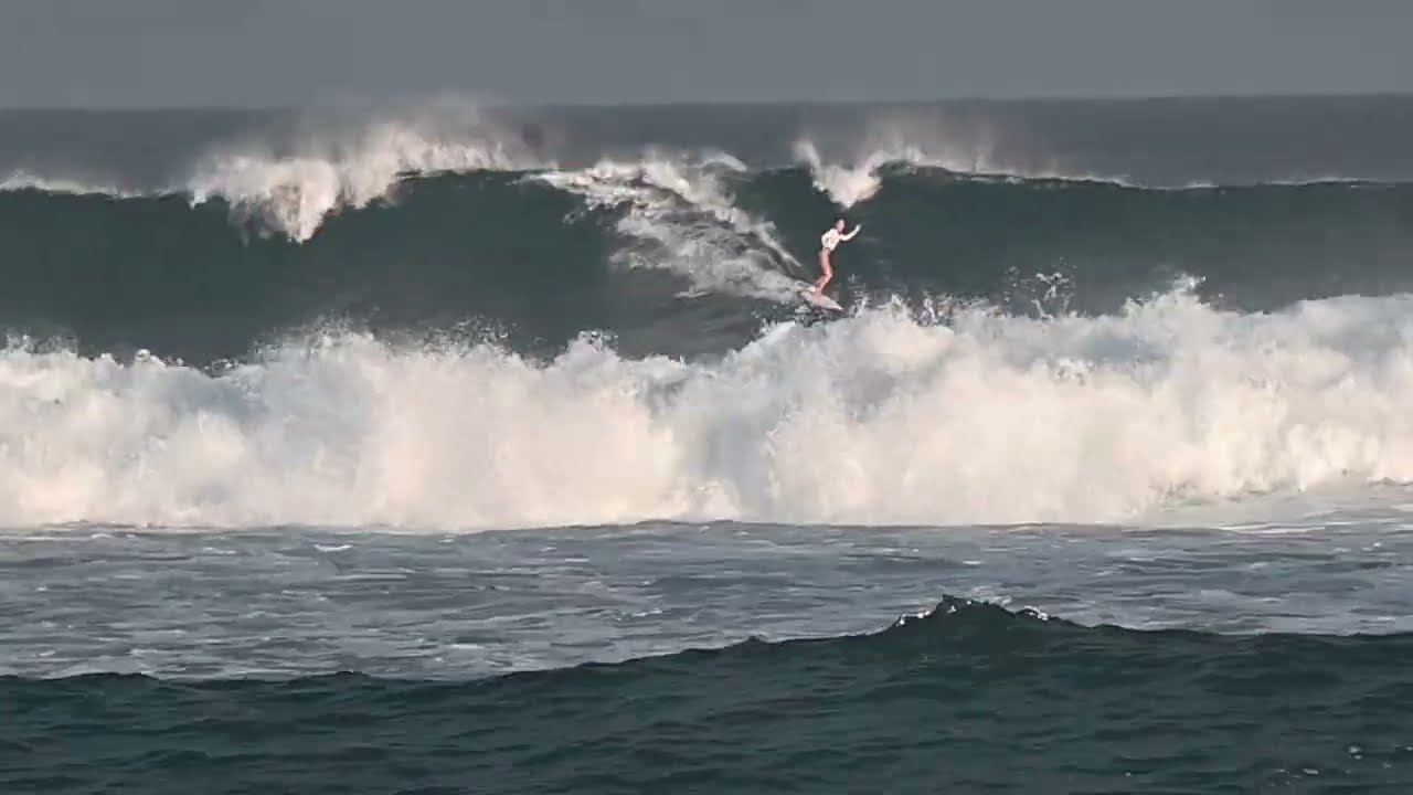 Surfing Ho'okipa(middles) #17 / Maui