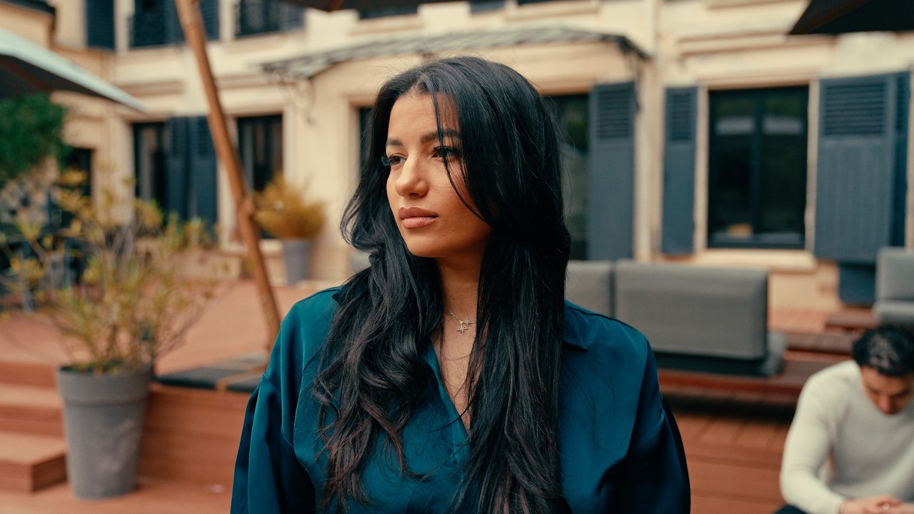 Iliana - Chacun son tour (Clip officiel) bekijken op YouTube Iliana - Chacun son tour (Clip officiel) bekijken op YouTube