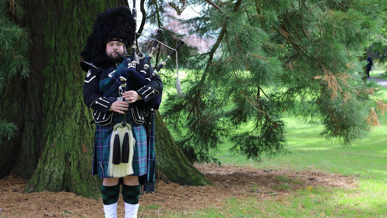 Bagpiper - Flower of Scotland - Scottish Wedding & Corporate Entertainment - Forth Entertainment