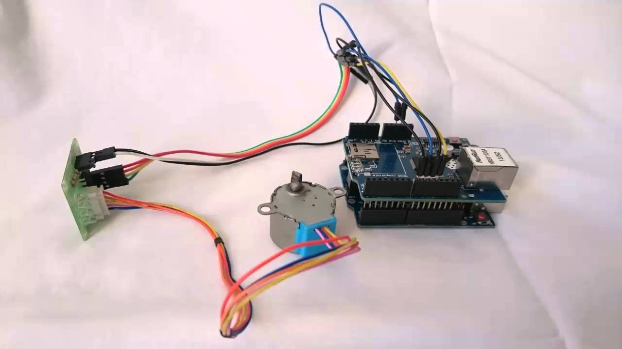 Alimentador Reciclado para Cães e Gatos com Arduino TCC Bruno Ananias