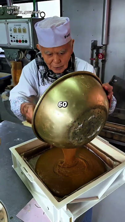 This Rp. 17,000 Cake is Only Sold on Saturdays, Made by an 86-Year-Old Grandpa and Always Sells Out!